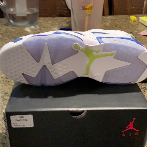 Men’s Jordan retro six low - Picture 5 of 6